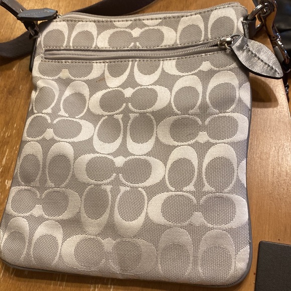 Coach crossbody - Picture 2 of 3